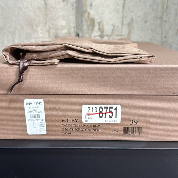 Gianvito Rossi “Foley” blk suede ankle bootie w wrap tie short stacked heel1.75” - Picture 7 of 7